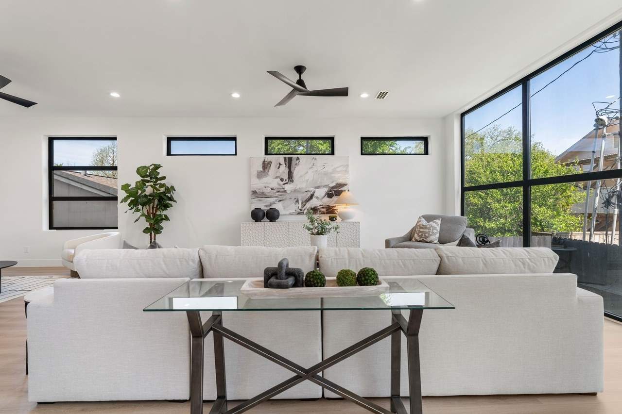 listing-photo-12.jpg
