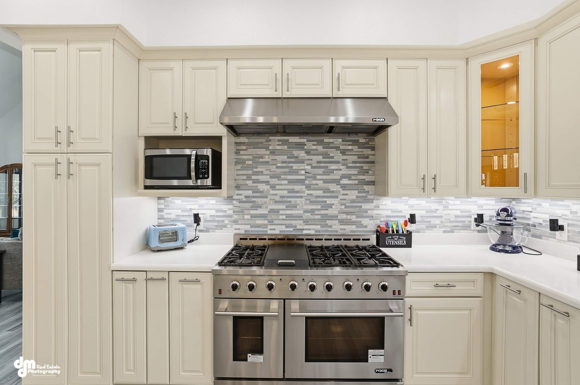 028-Kitchen.jpg