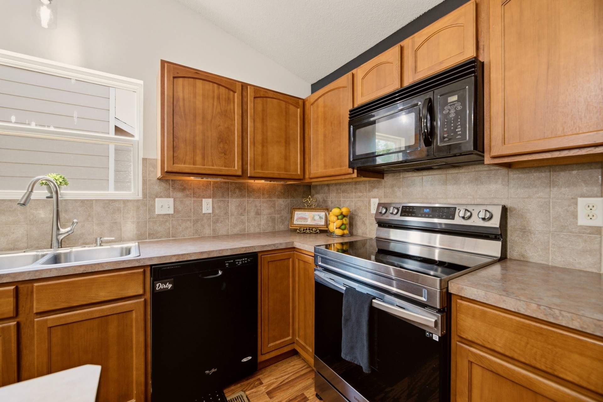 2635ESunnyslopeCourtParkCity-w-29.jpg