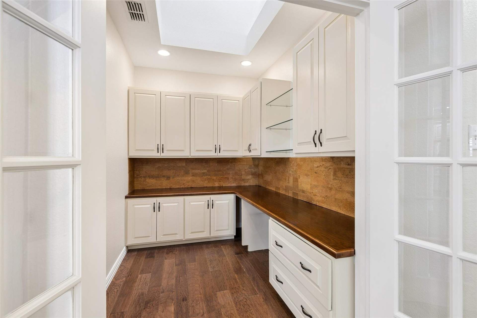 5682_Orchard_ParkwayV5.jpg