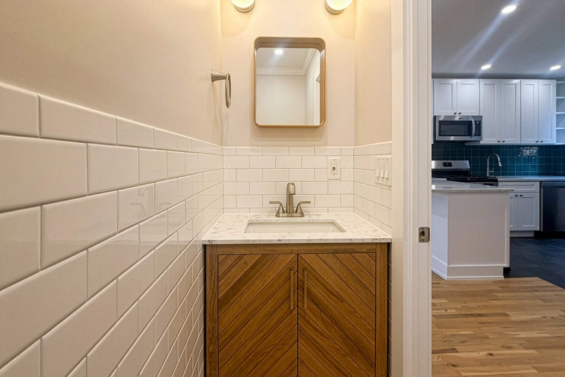07-BATHROOM.jpg