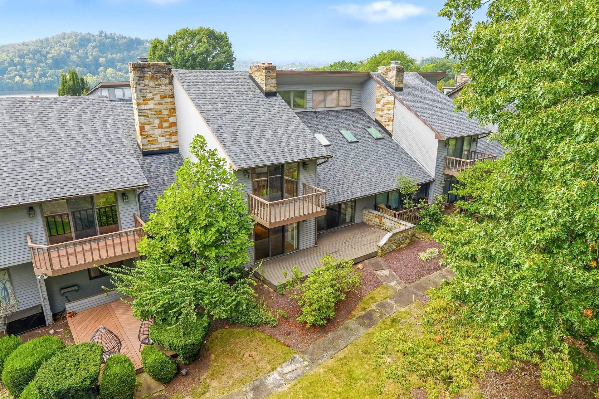 102_Lakeview_Estates-50.jpg