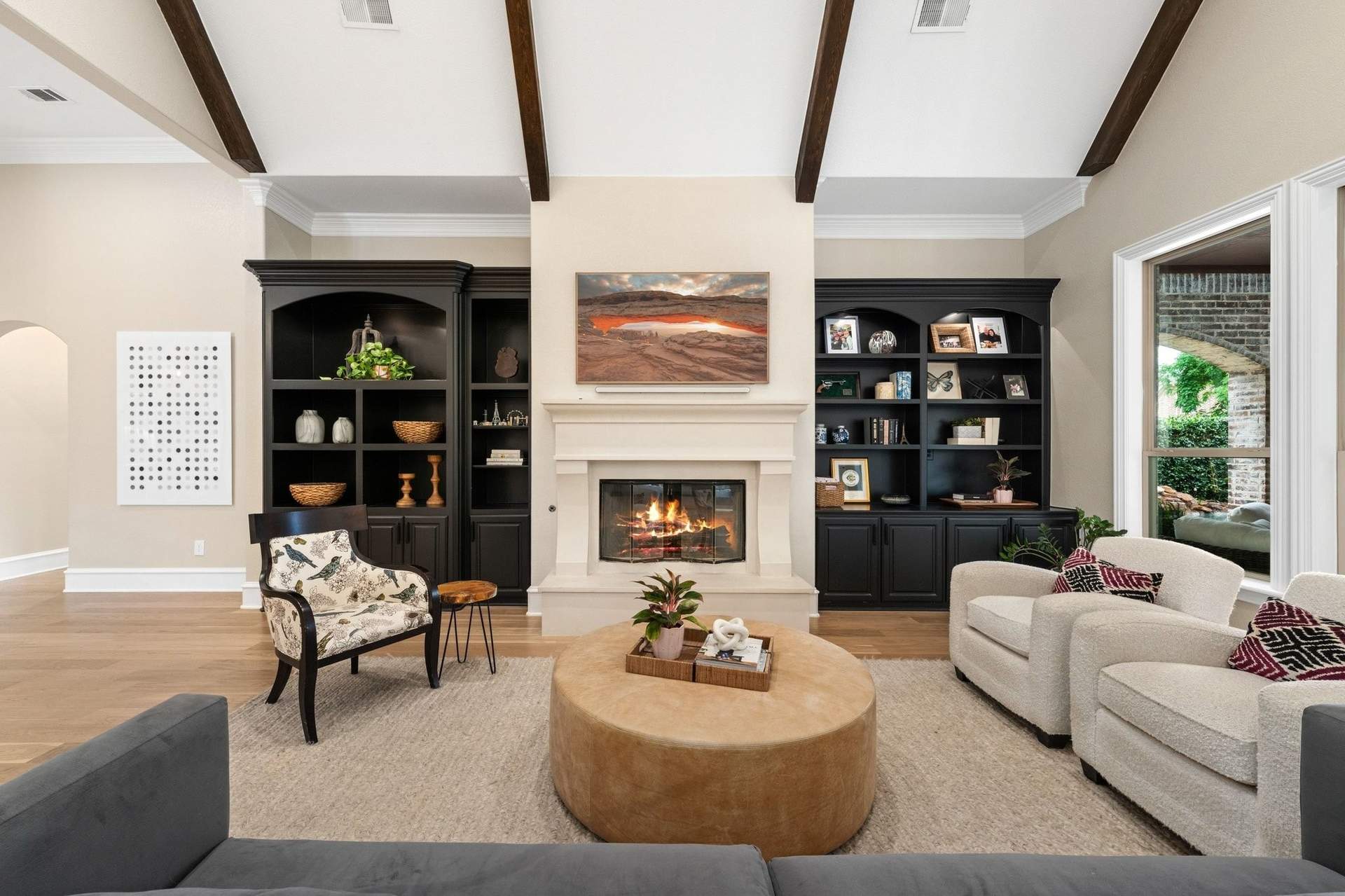 004_Living_Room.jpg