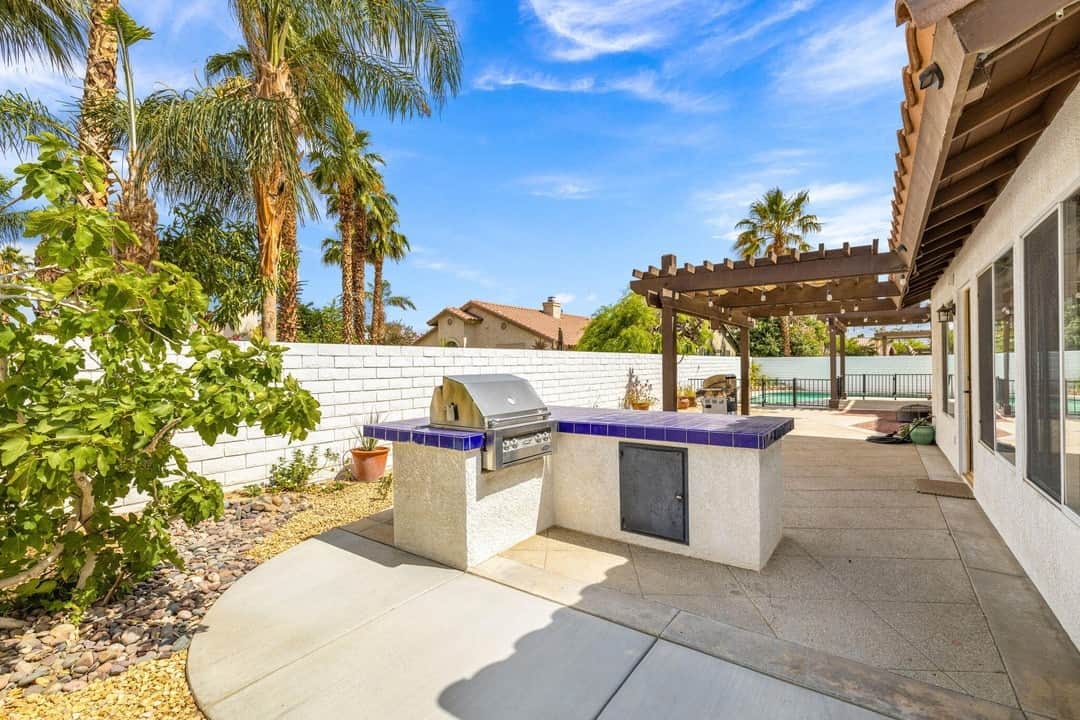 44300-camino-azul-la-quinta-ca-53.jpg