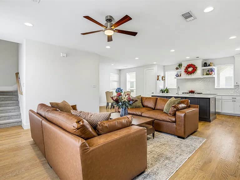 Living_room_angle_3.jpg