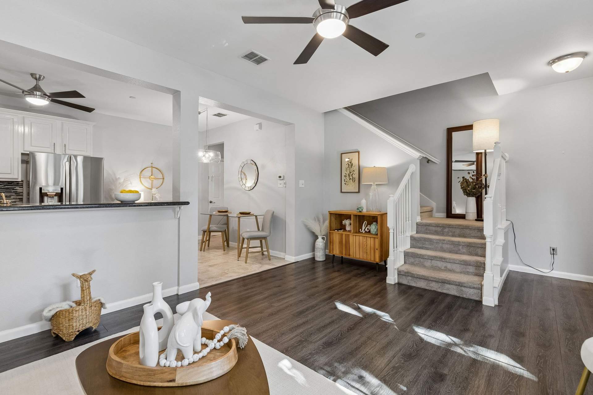 6-2624Durango_006_Living.jpg