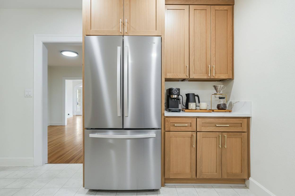 kitchen 2.jpg