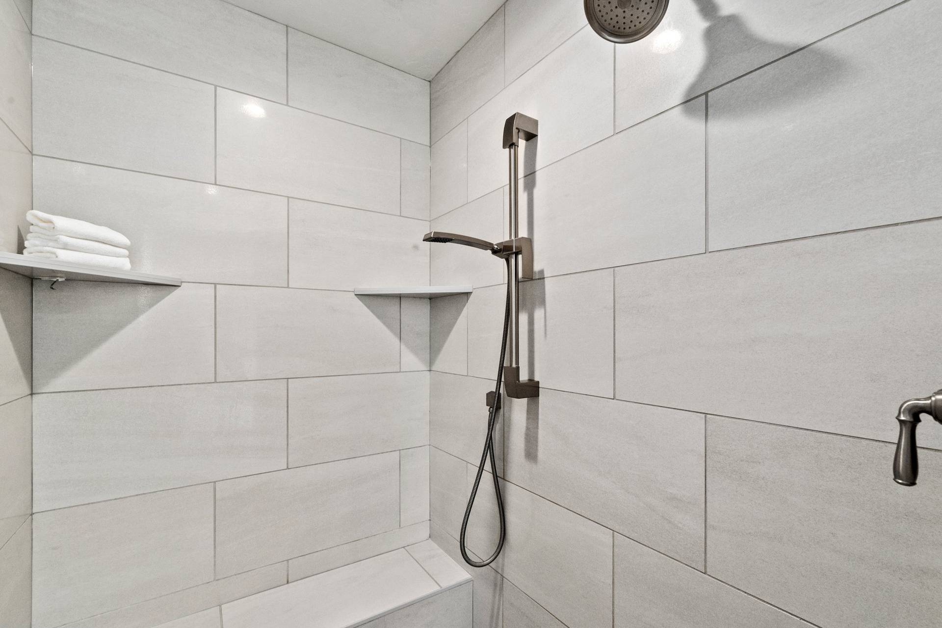 31-3385 N. Roseland Way_030.jpg