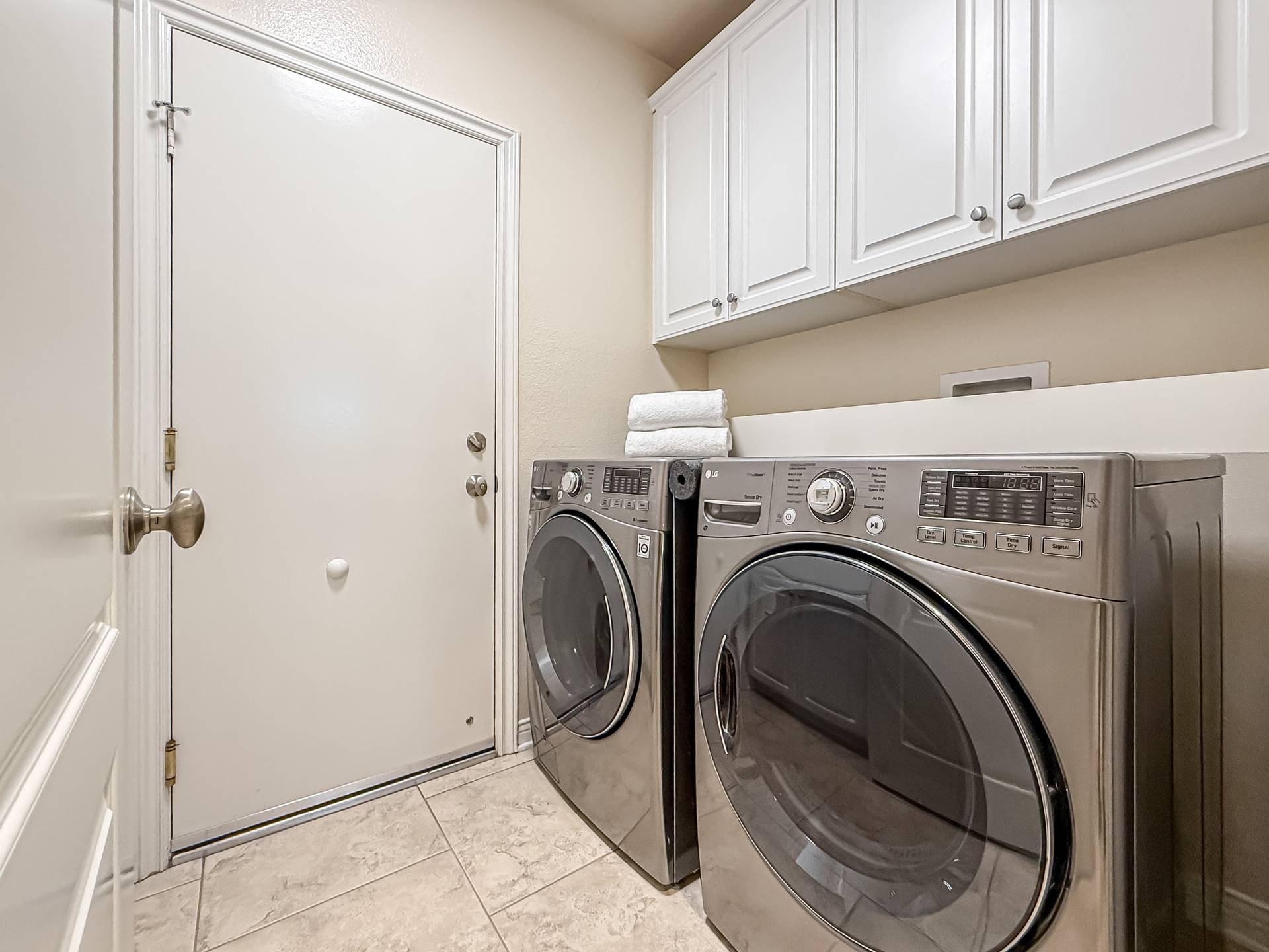 ePowder Storage and Laundry5.jpg