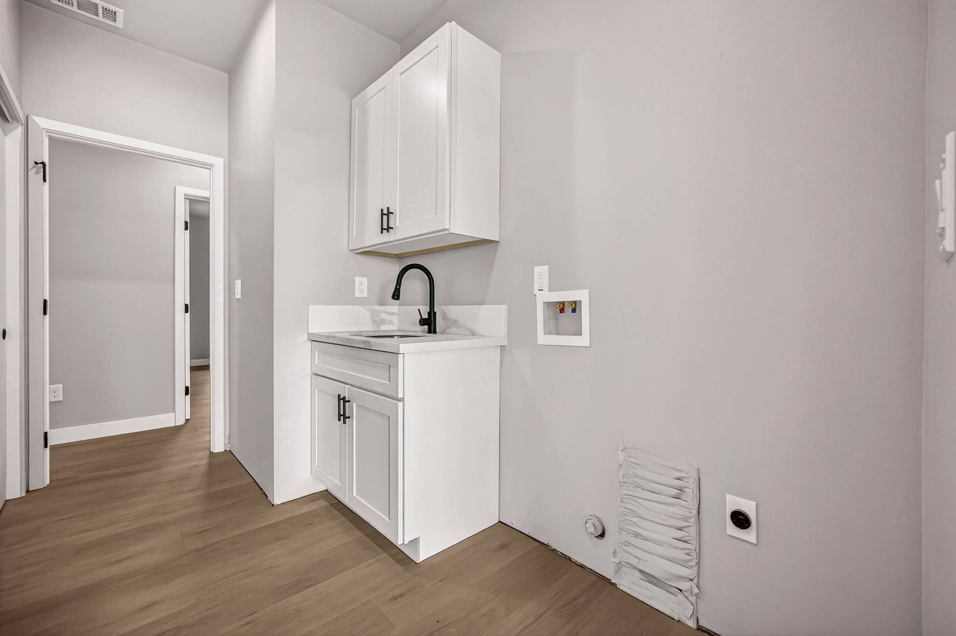 14259 Sherwood Cir - 032(Photos).jpg