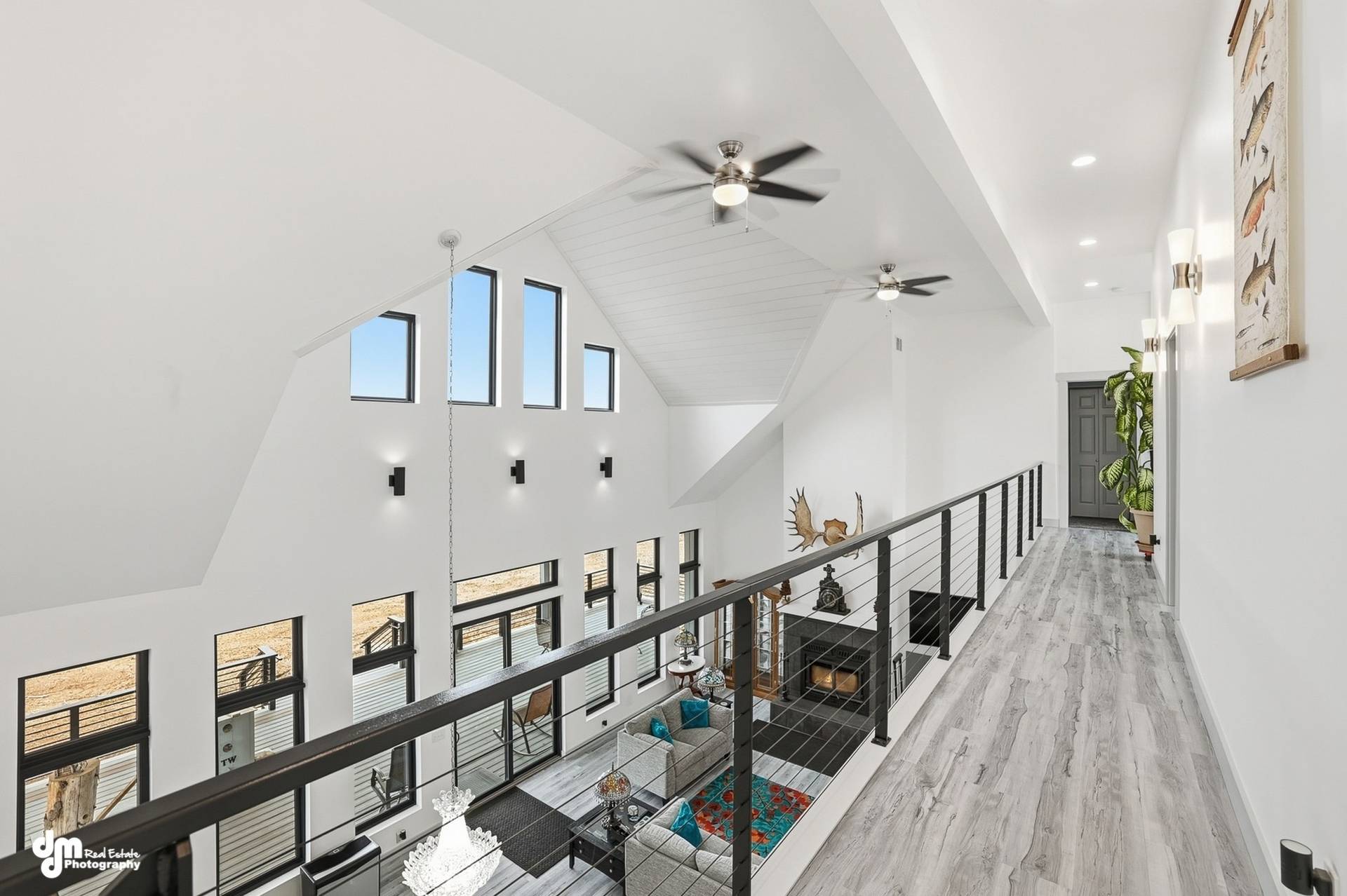 080-Hallway.jpg