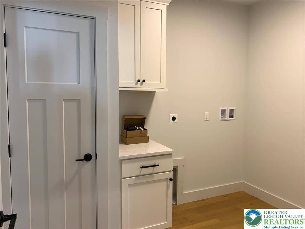 listing-photo-18.jpg
