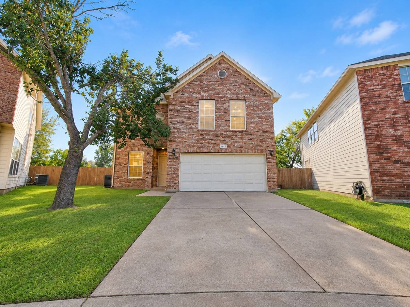 Bright_Brick_Home_Curb_A.jpg