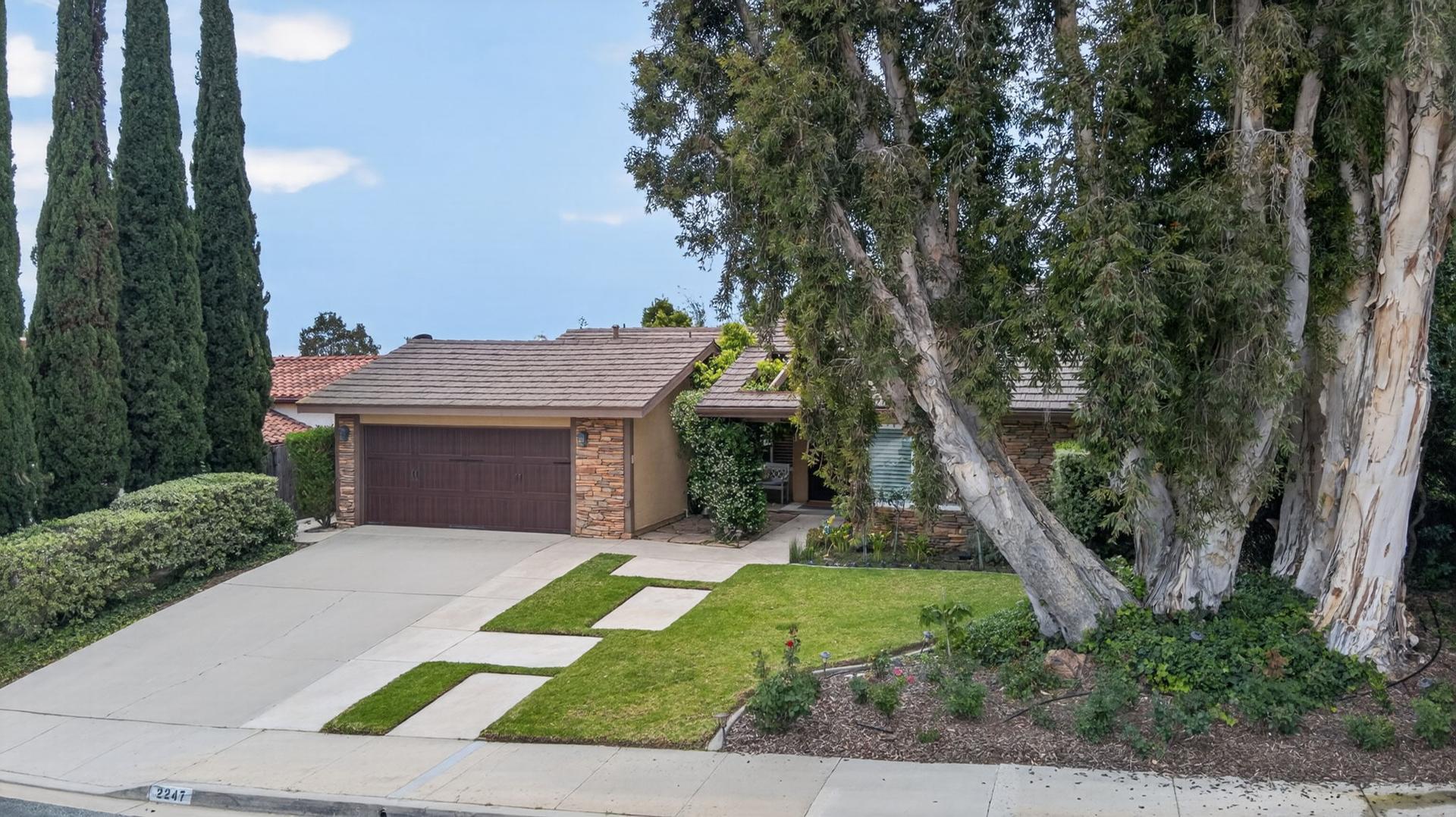 54-web-or-mls-Upmarket_Media-2247West-aer007.jpg