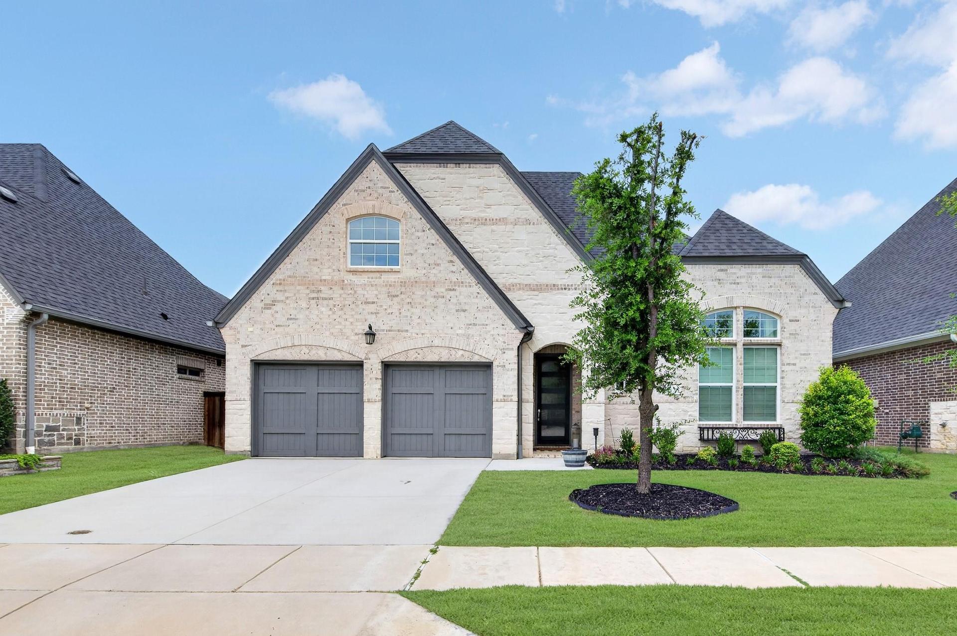 2825 Braemar, The Colony1.jpeg