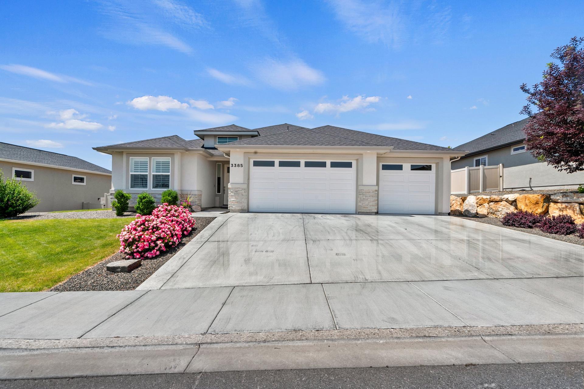 01-3385 N. Roseland Way_038.jpg