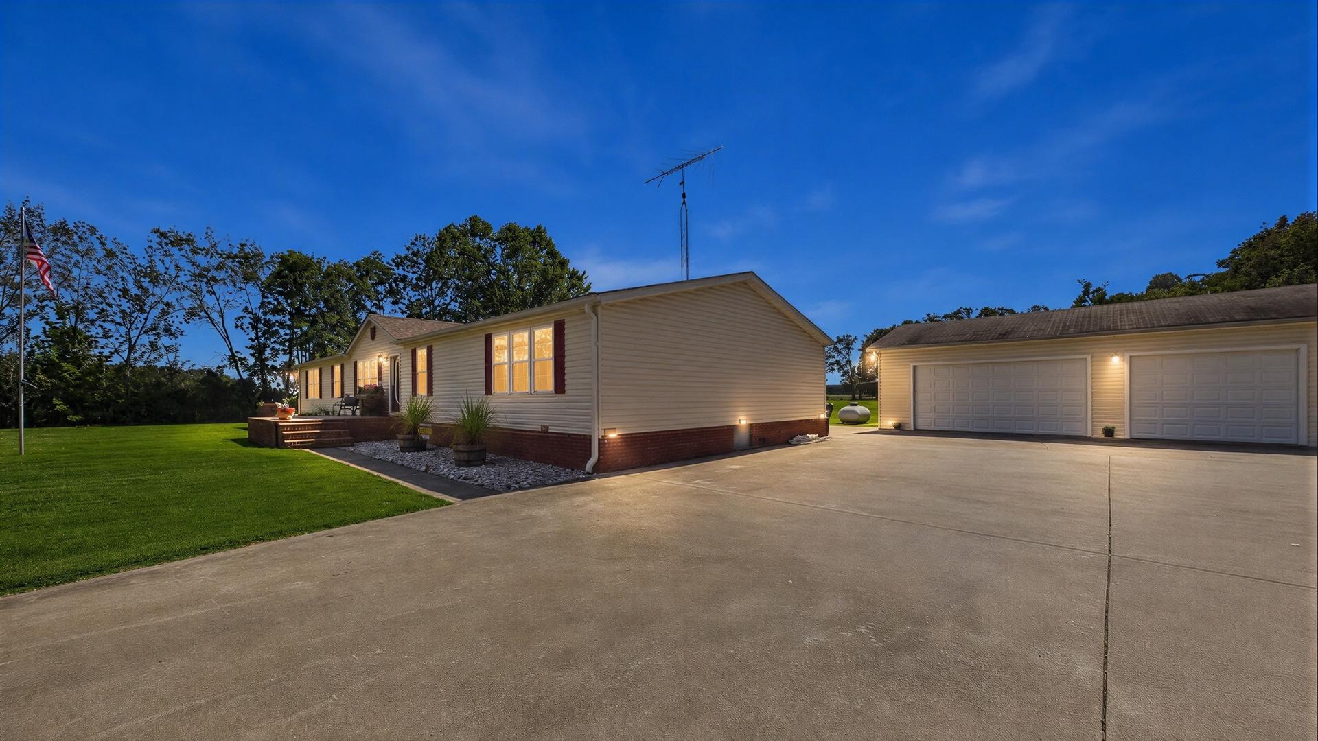 040_Enjoy_the_Beauty_and.jpg