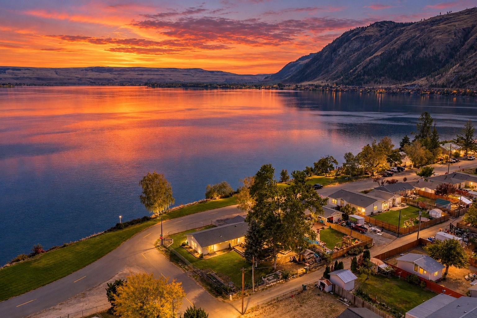 Twilight_Lakeside_Neighb.jpg