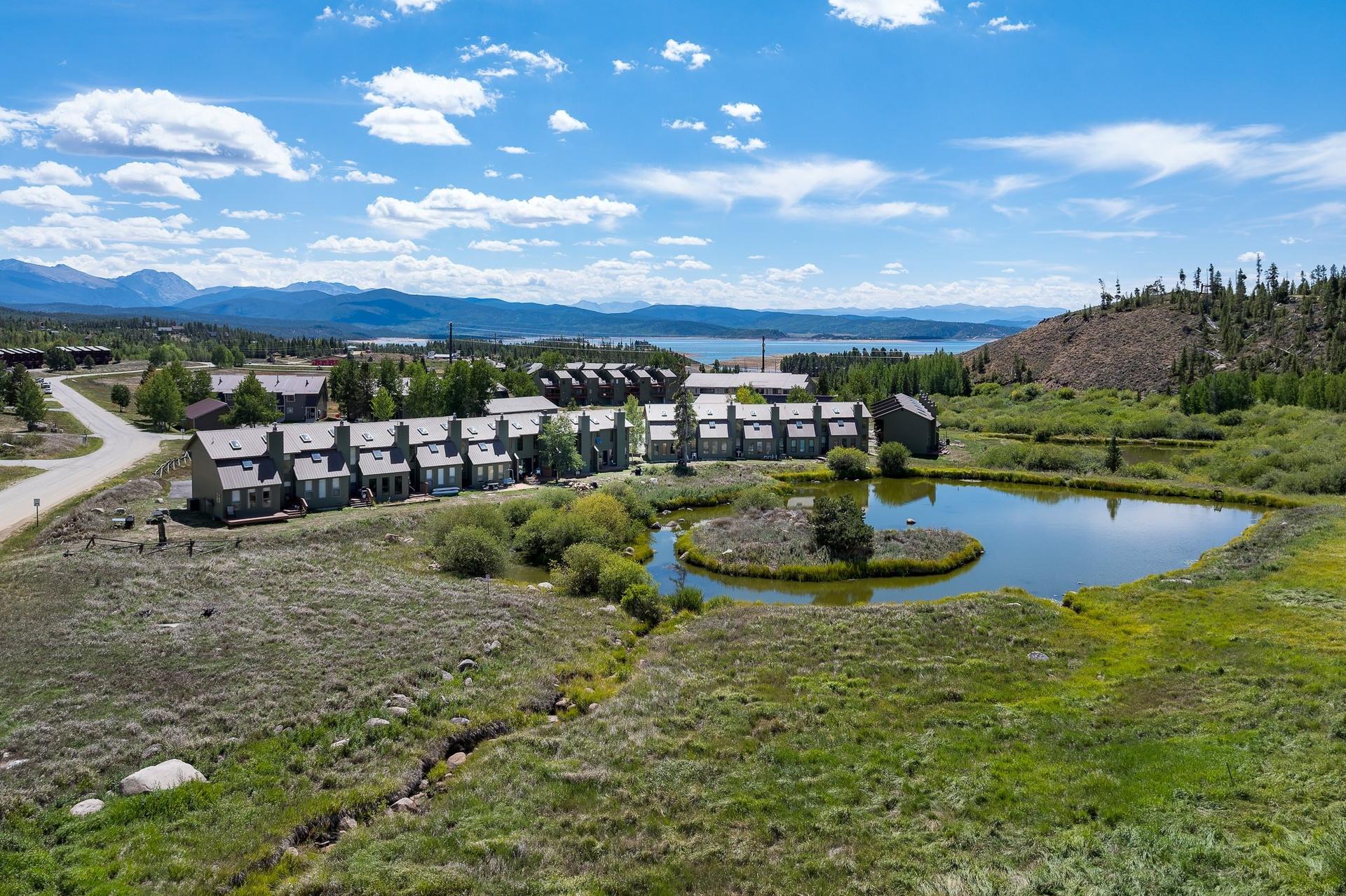 Pond_view_1.jpg