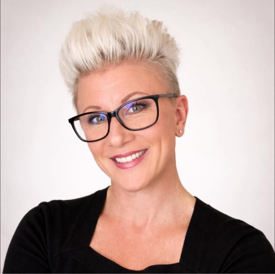 Carrie Wysong headshot