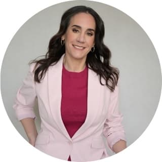 Lauren Fours headshot