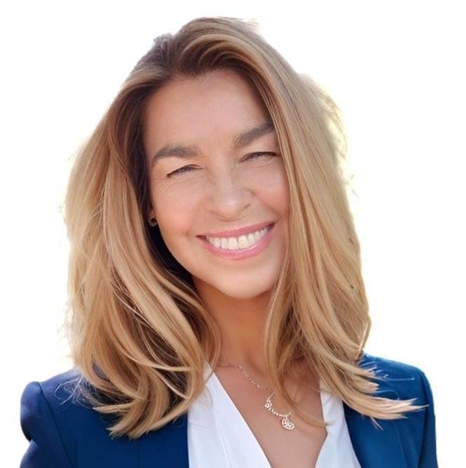 Dinah Landreth headshot