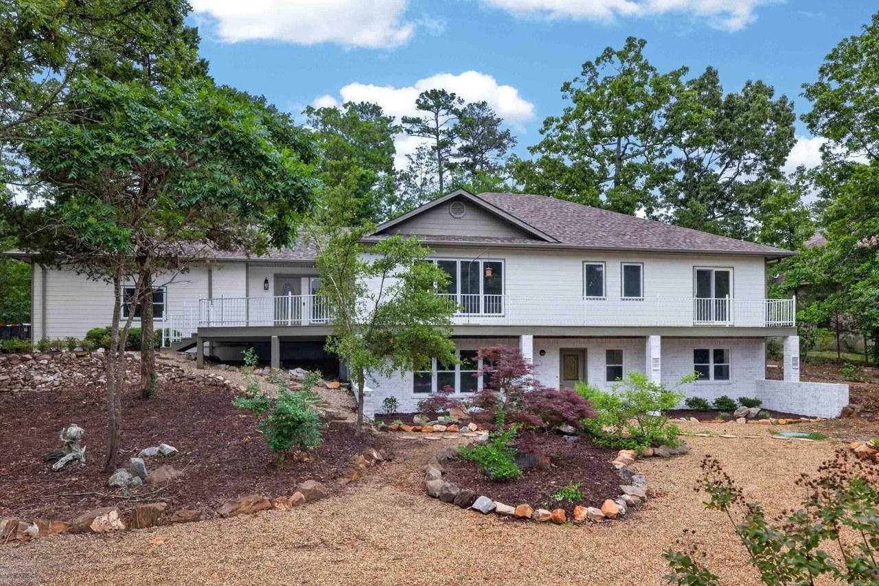 listing-photo-01.jpg