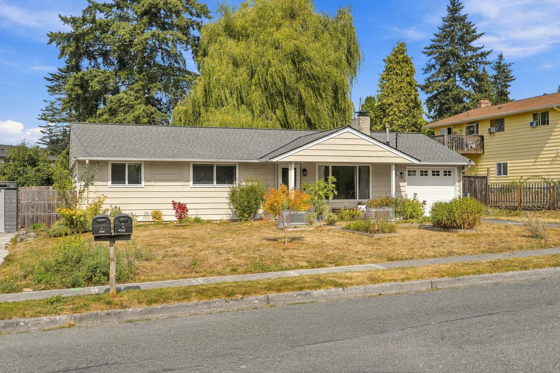 4813-190th-st-sw_-_03.jpg
